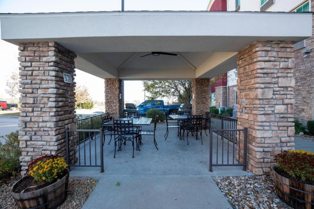 Candlewood Suites Saint Joseph By Ihg Extérieur photo